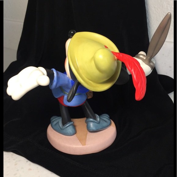 WDCC Mickey Mouse Brave Little Tailor Sculpture - Picture 4 of 5